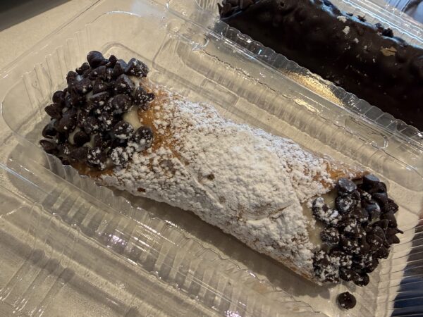 Traditional Cannoli