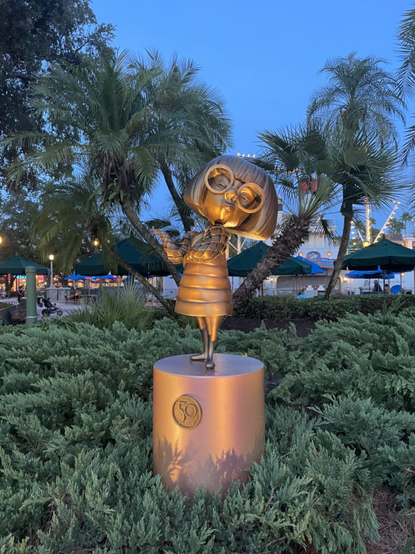 Edna Mode (30) looking as perfect as ever!