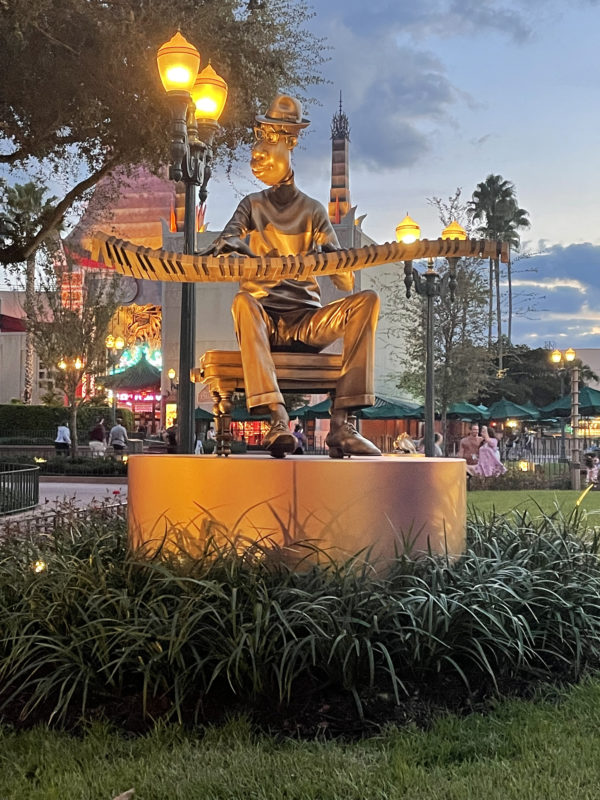 Play me a song, Joe Gardener (31)!