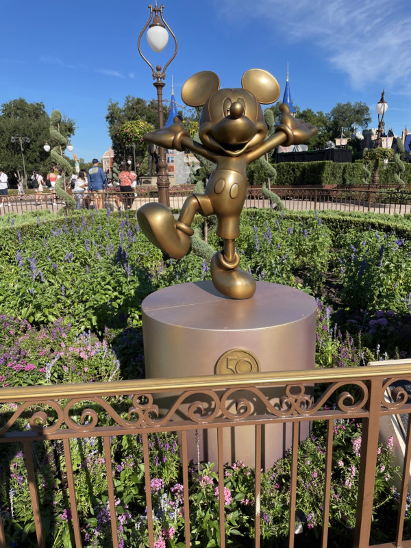 Who's the leader of the club? Mickey Mouse (1)