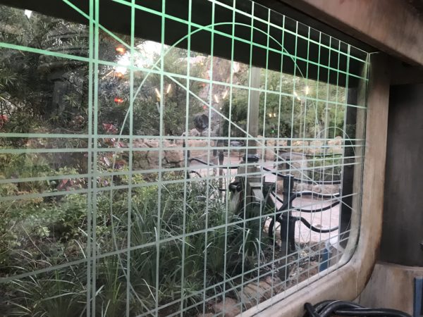 There are lots of techy details throughout Galaxy's Edge, and Disney has brought them into Rise of the Resistance too!