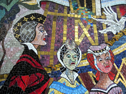 Cinderella's step sisters are a hoot!