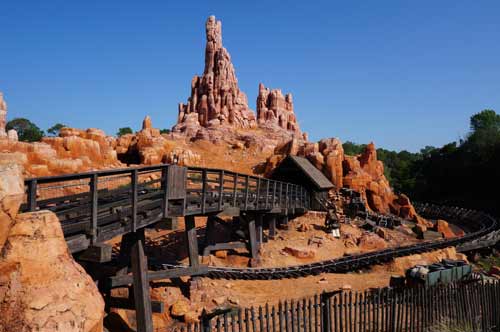 Besides the color of the mountain itself, the Walt Disney World version of the ride is identical to the one in Disneyland.