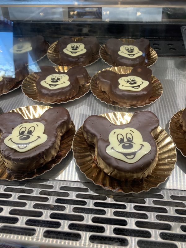 …Like this Mickey Mouse rice krispie treat!