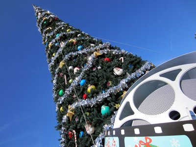 Entrance Tree - Christmas at Diseny's Hollywood Studios
