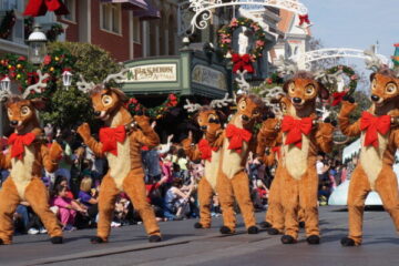 The daytime Christmas Parade returns!