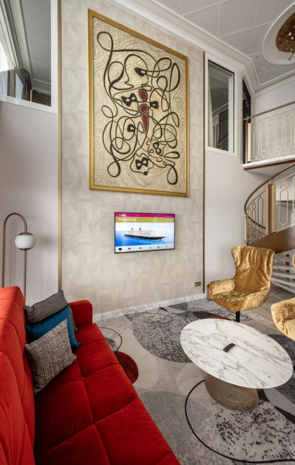 Destiny_IncrediSuites_with Mural