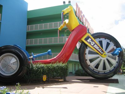 Huge icons like this huge big wheel make for colorful fun.