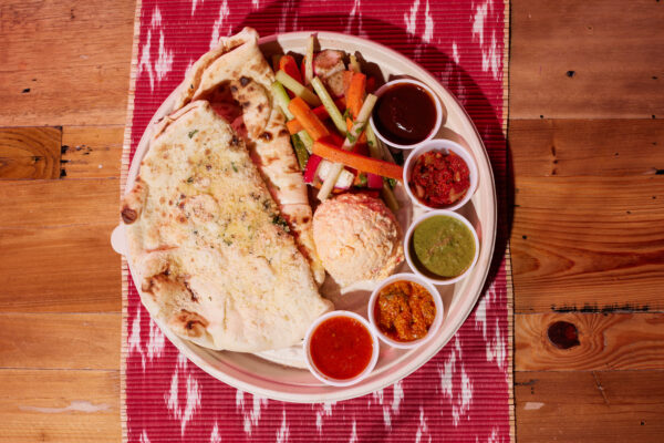 The Indian-inspired food looks amazing. Photo credits (C) eet. All Rights Reserved 