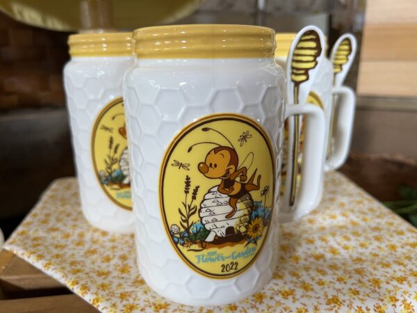 Spike The Bee Mug with spoon