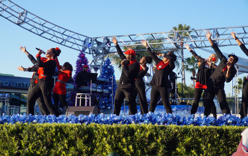 The high-energy cast of Joyful!