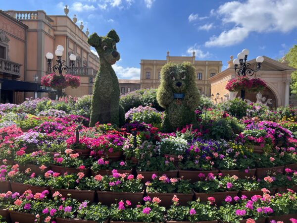 Lady and the Tramp topiaries.