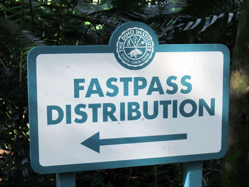 Remember the old days when you had to run around the park to pick up paper FastPass tickets?