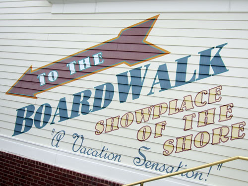 You will find fun entertainment at the Boardwalk.