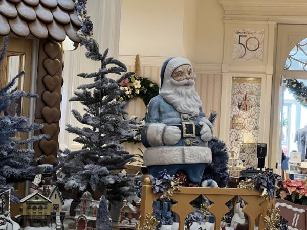 Santa looks good in blue!