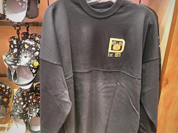 This heavy sweat shirt, not really designed for Florida weather, features the classic D logo and a pumpkin for $69.99.