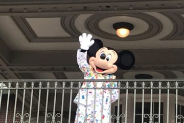 Non-distanced character meet and greets return!