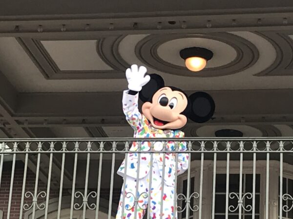 Non-distanced character meet and greets return!