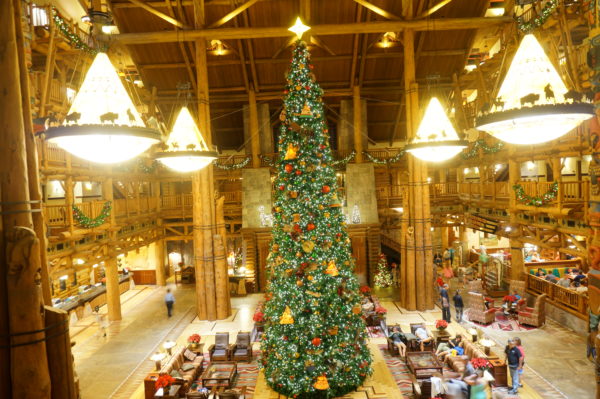 Even if you aren't staying at a resort, you can still meet up and explore the lobbies!