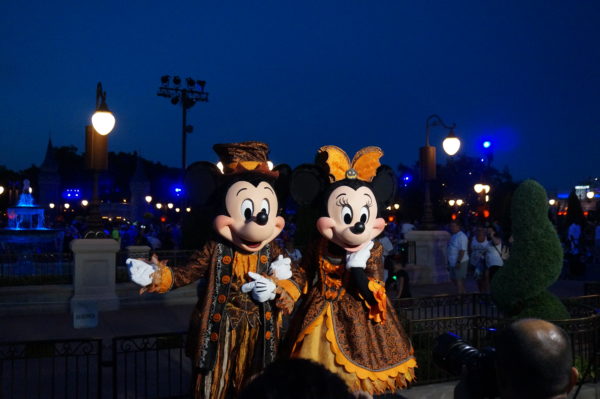 Mickey and Minnie are dressed in their finest Fall attire!