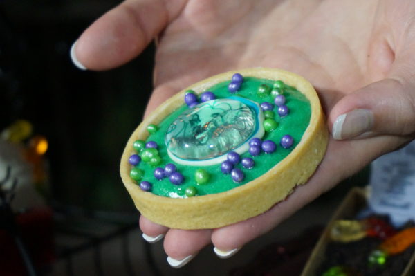 Madame Leota has her own dessert available at the Liberty Square Market. It's a vanilla tart shell filled with toasted marshmallow pastry crème and topped with crispy pearls, chocolate, and a hard candy garnish.