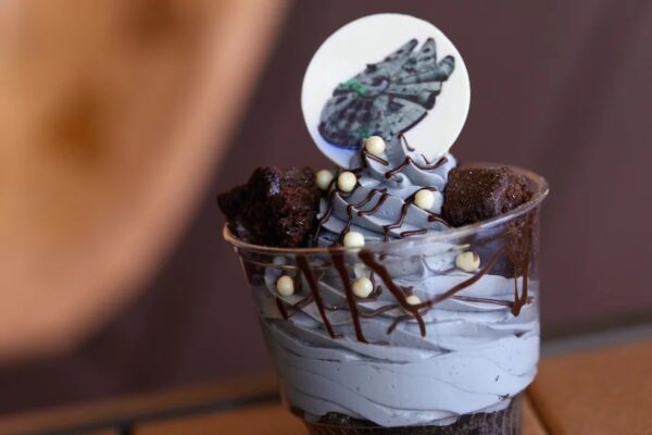 Disney’s Polynesian Village Resort. Pineapple Lanai (available on May 4). Millennium Falcon Star Wars Soft Serve Sundae: Galactic gray vanilla soft-serve with chocolate cream cookie crumbles, chocolate drizzle, white chocolate pearl stars, brownie asteroid pieces with stardust sparkles, and a Millennium Falcon chocolate accent piece. Photo credits (c) Disney Enterprises, Inc. All Rights Reserved