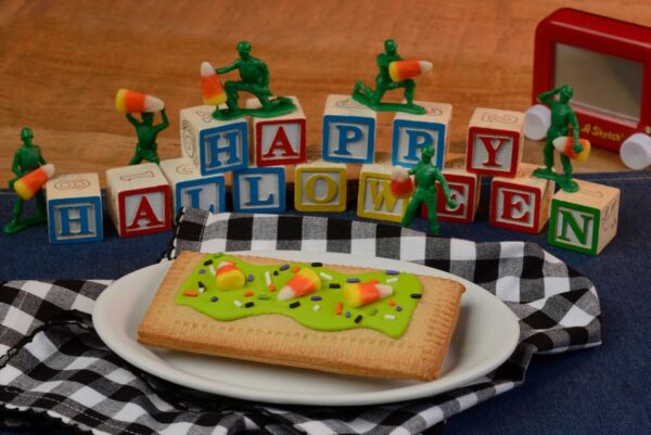 Pumpkin Lunch Box Pop Tart. Photo Credit © Disney Enterprises, Inc. All Rights Reserved.
