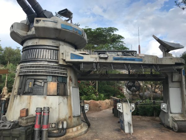 Star Wars Galaxys Edge Rise of the Resistance