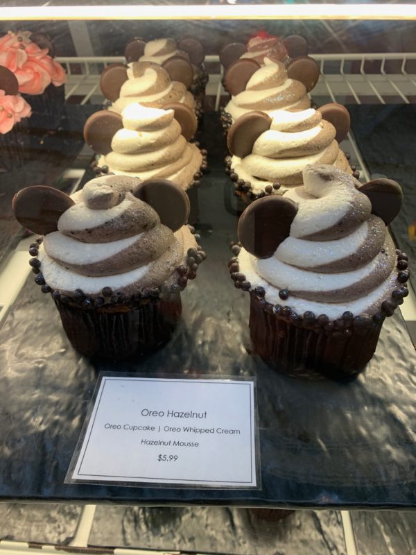 Look at these Mickey cupcakes! 