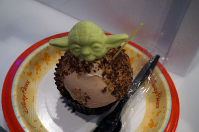 Yoda cupcake.  Good it is.