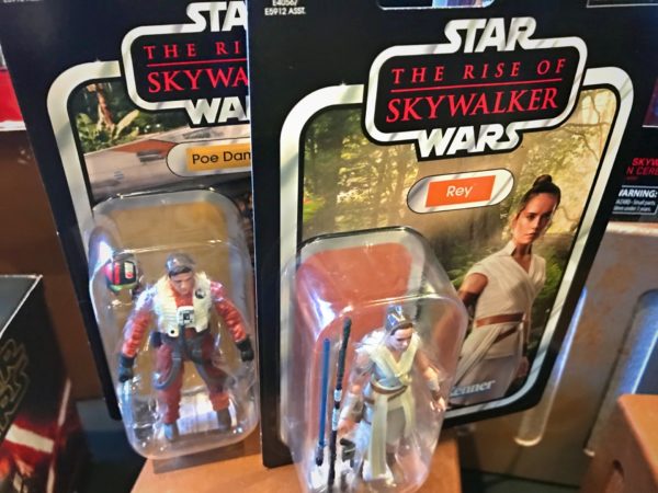 Rey and Poe action figures.