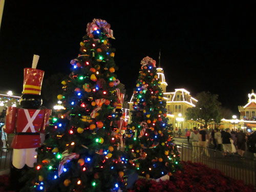 Disney's Christmas decorations are beautiful.